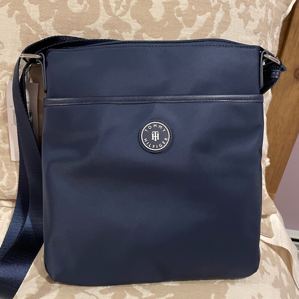 NWT Tommy Hilfiger Navy cross body bag
